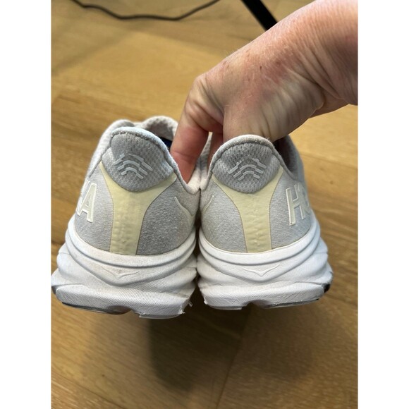 NOT FOR SALE Hoka One One Clifton 9 Women’s Running Shoes White Size 8 - Picture 4 of 8